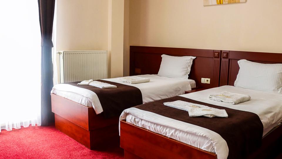 Hotel Parlament Prishtinë Luaran gambar
